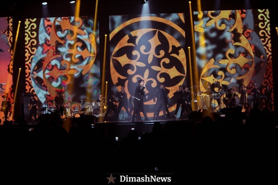 Димаш тронул сердца фанатов, спев на украинском языке в Киеве