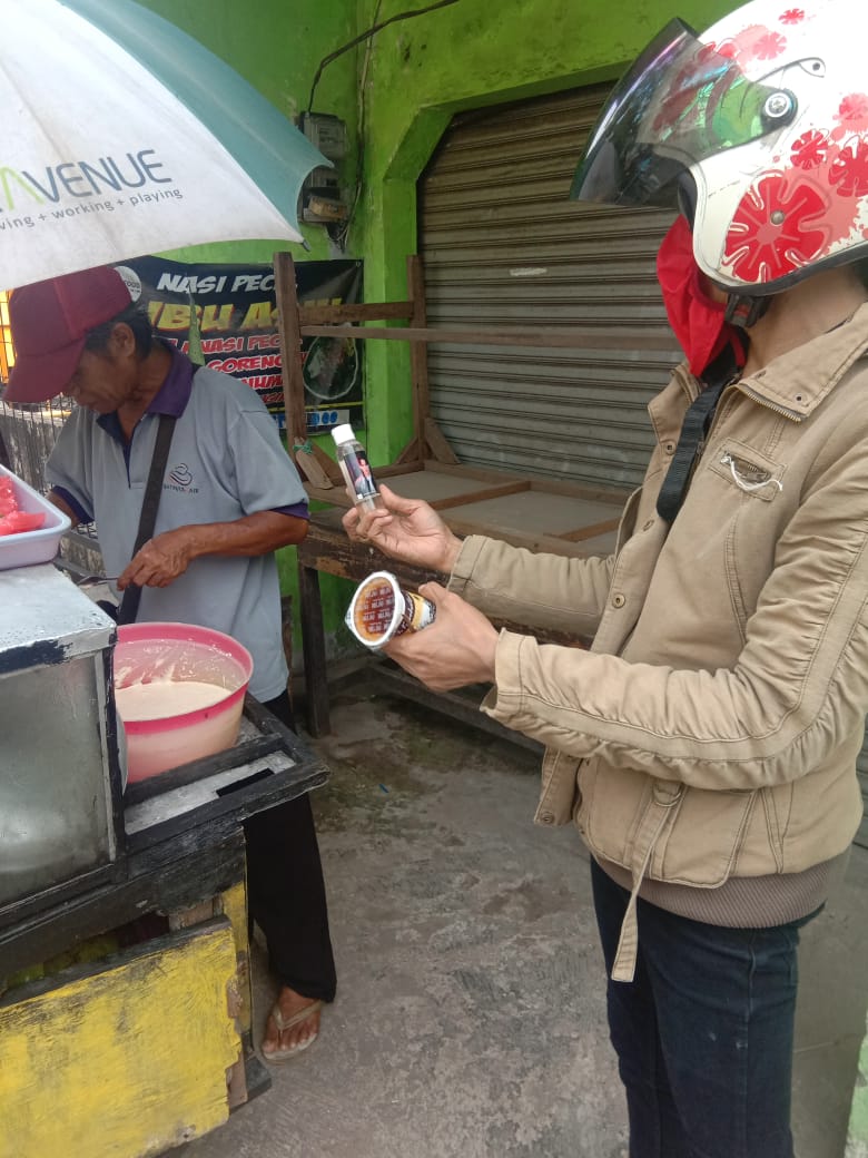 Фан-клуб Димаша в Индонезии раздает антисептики в помощь людям в борьбе с коронавирусом