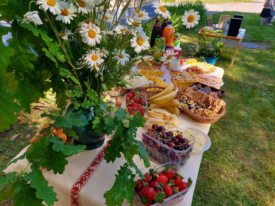 Latvian Ligo folk festival with Daididau