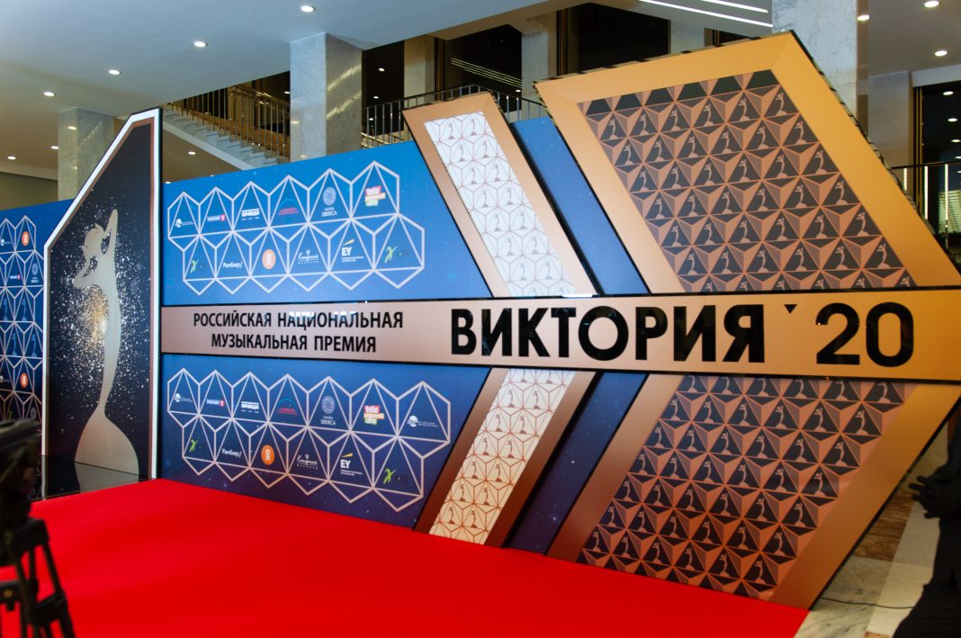 Димаш выступил на премии «Виктория-2020»