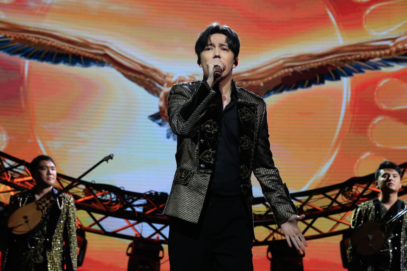 Dimash sang at a concert dedicated to the Independence Day