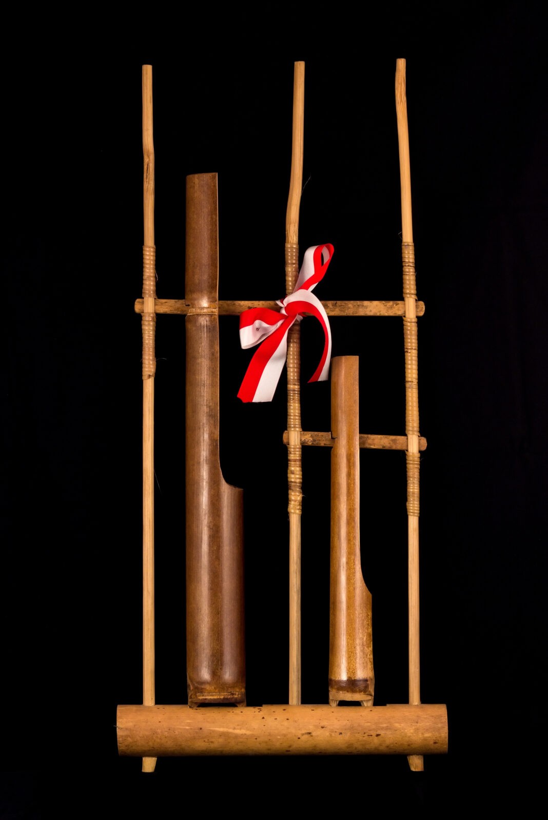 "Love of Tired Swans" Played on Indonesian Angklung