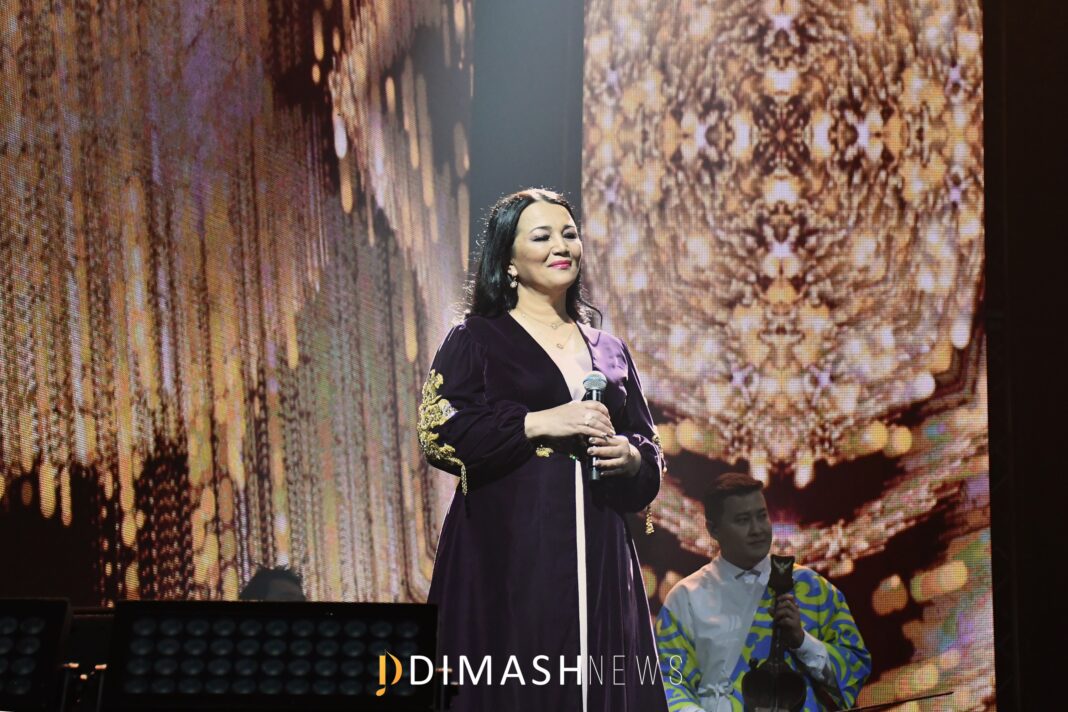 Димаш и Dears снова вместе: как прошел сольный концерт артиста в Дубае