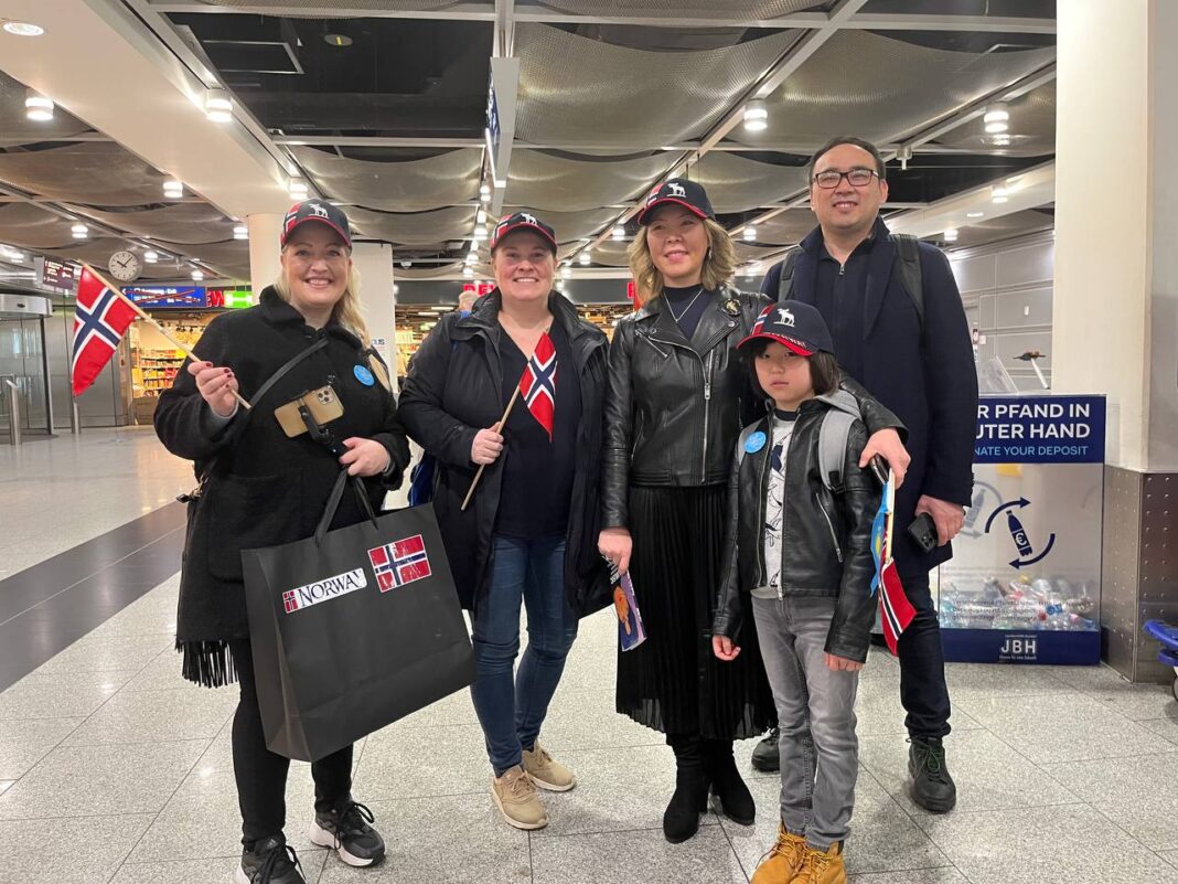 "We crossed the world to see you": Dears met Dimash at Düsseldorf airport