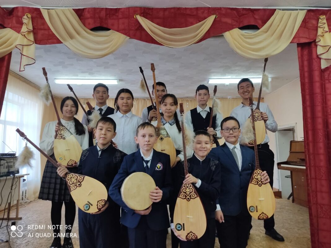 Dears from Spain donated musical instruments to Kostanay art school students