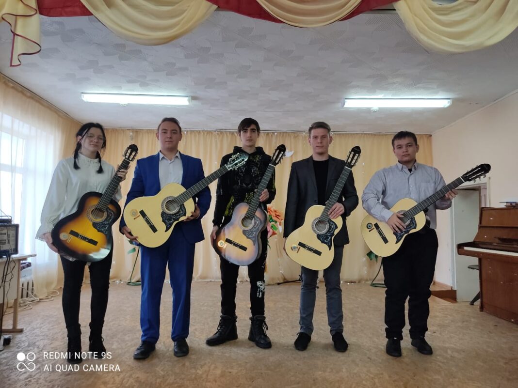 Dears from Spain donated musical instruments to Kostanay art school students