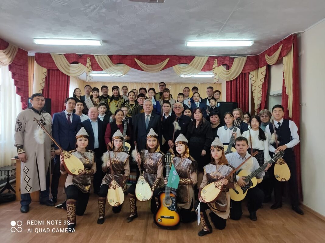 Dears from Spain donated musical instruments to Kostanay art school students