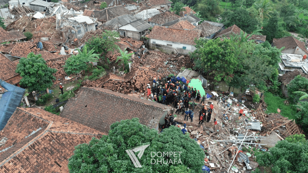 Dears from Indonesia organize fundraiser to help families affected by earthquake