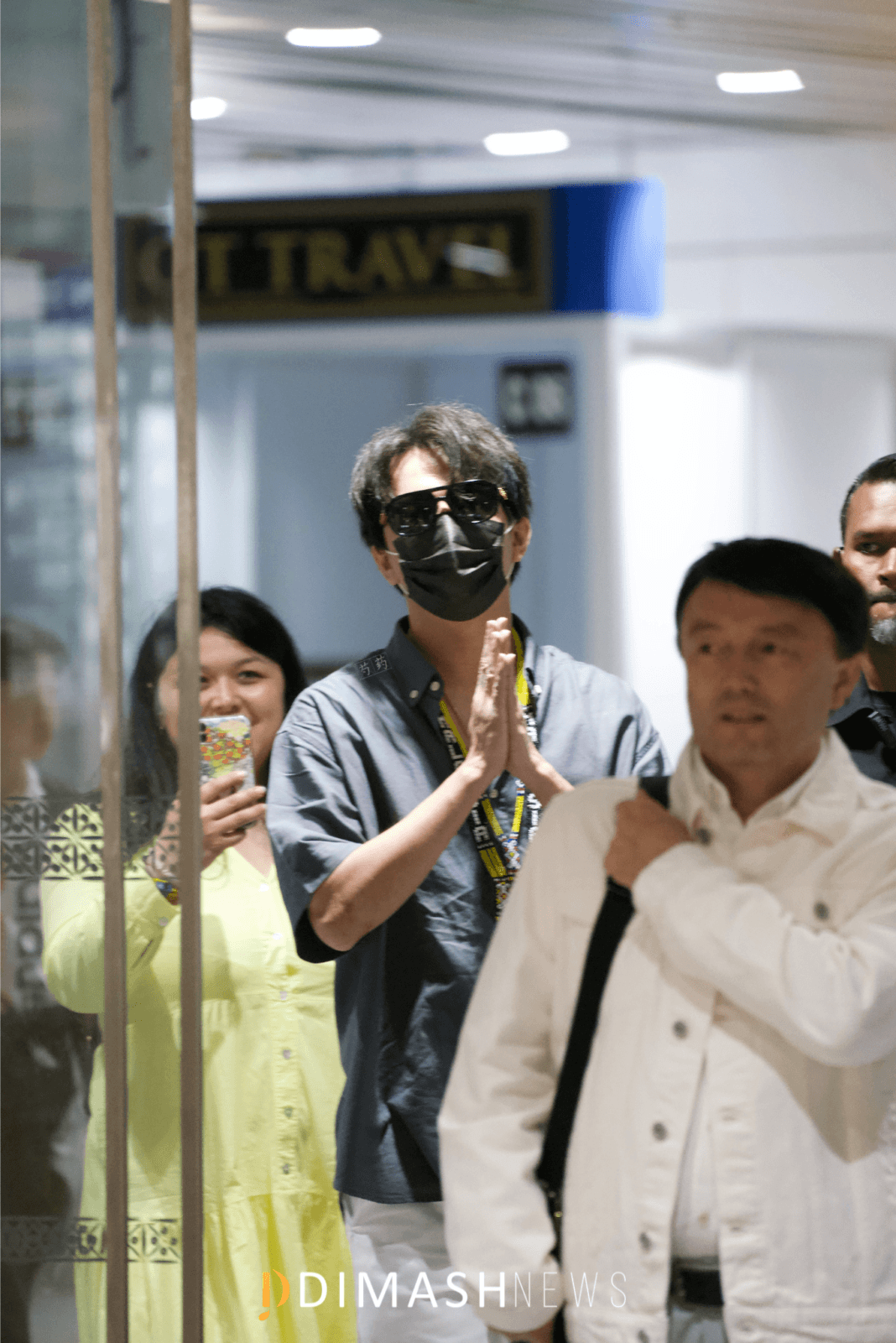 «Белый день» в аэропорту Куала-Лумпура: как Dears встречали Димаша в Малайзии 
