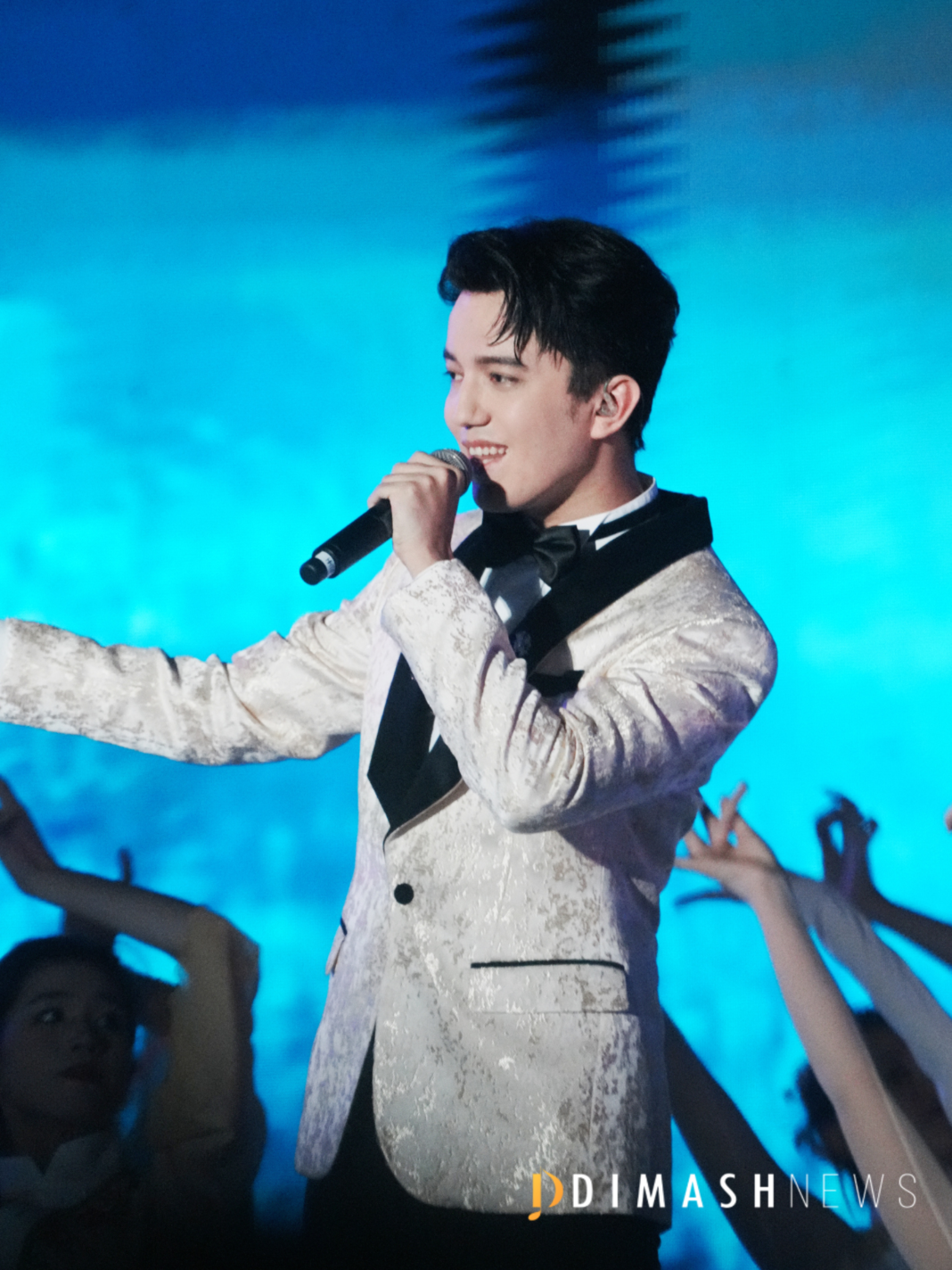 Dimash performed at the closing of the 10th Silk Road International Film Festival