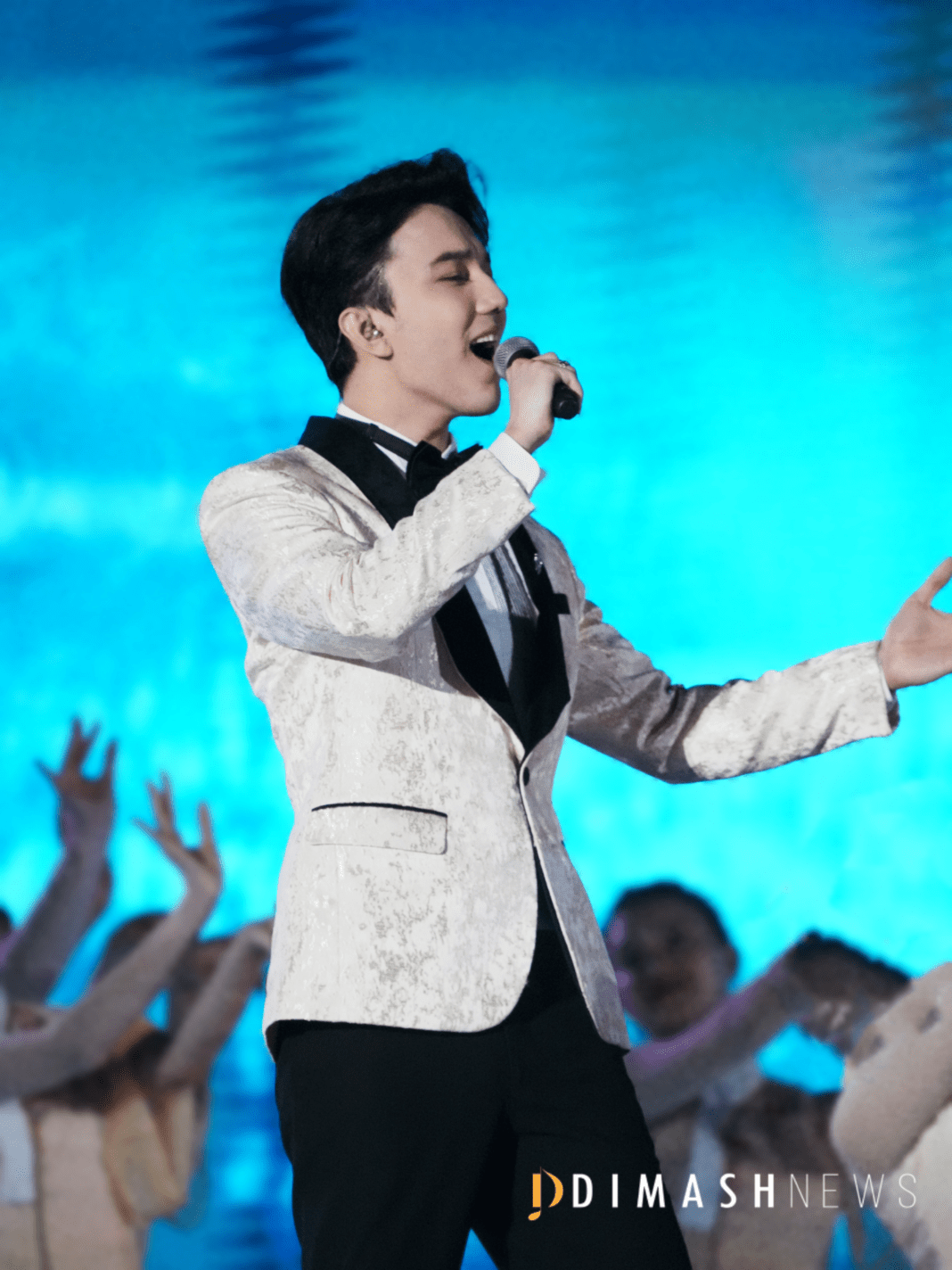 Dimash performed at the closing of the 10th Silk Road International Film Festival