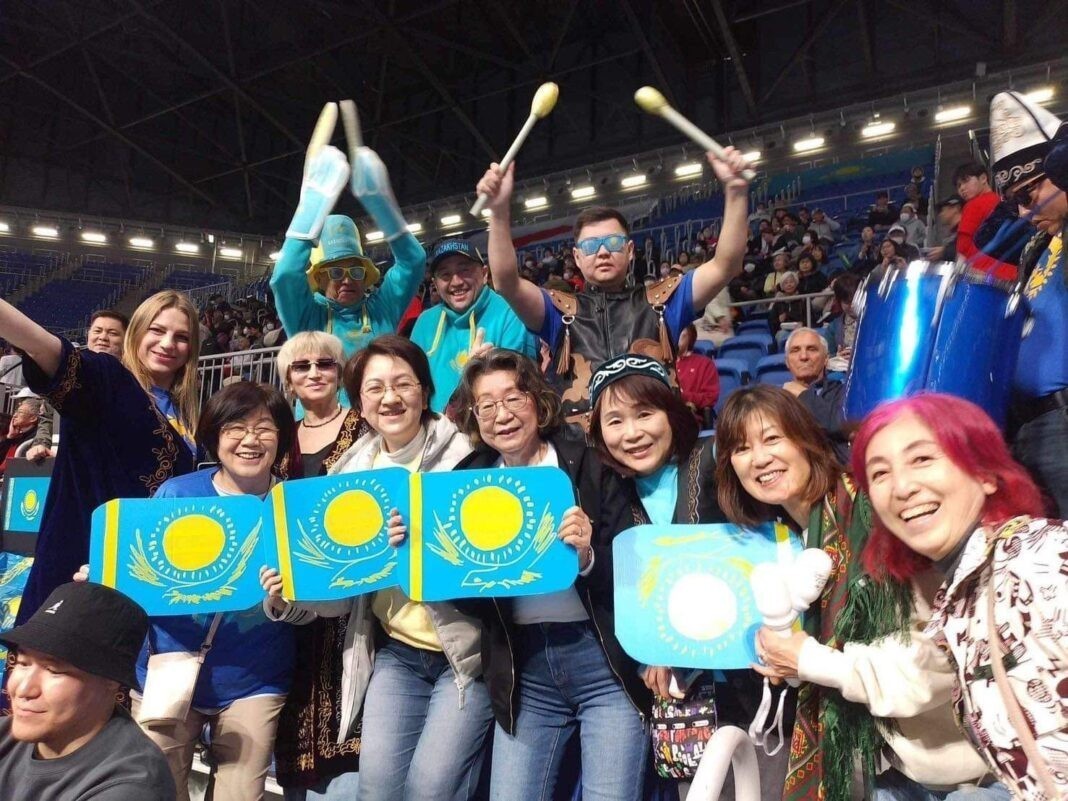 Japanese Dears attended the Billie Jean King cup tennis match to support the Kazakhstan team
