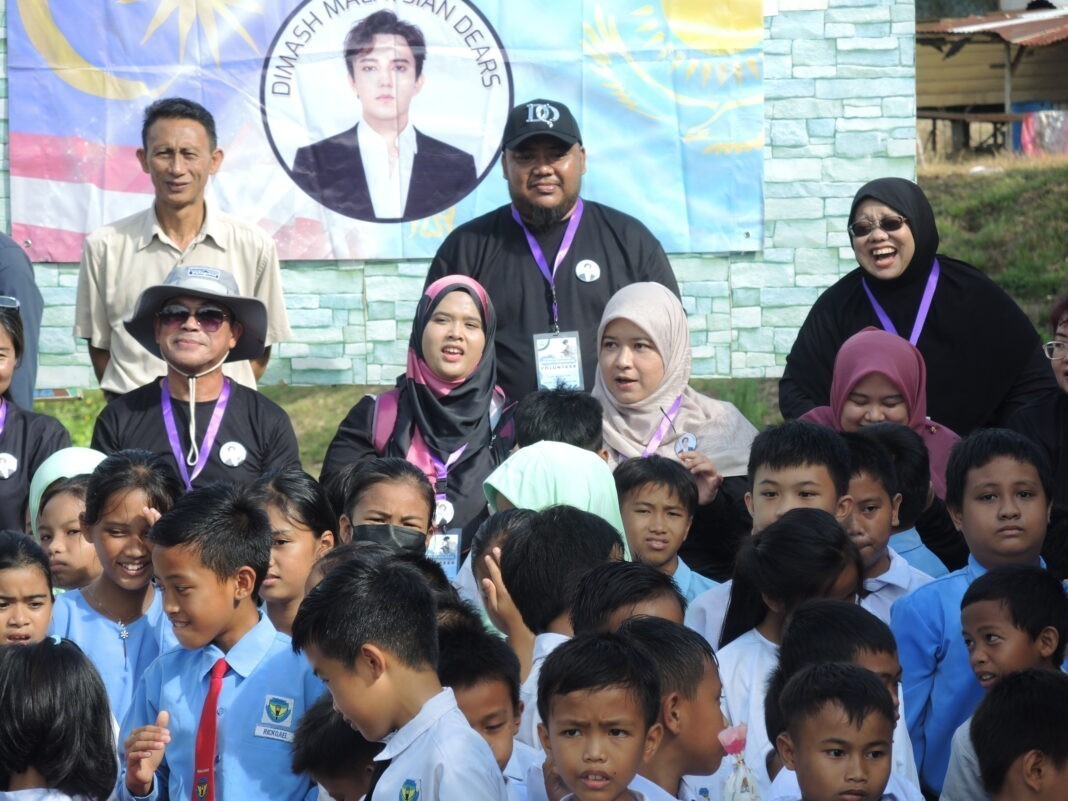 Oasis of Knowledge: Dimash fans opened a library at a rural school in Malaysia