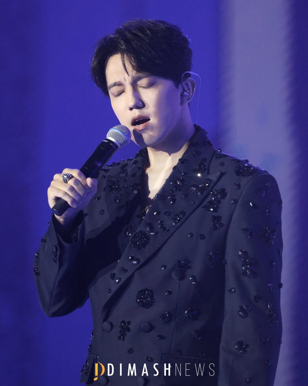Dimash performed at the Gala concert of the World Youth Festival in Tashkent