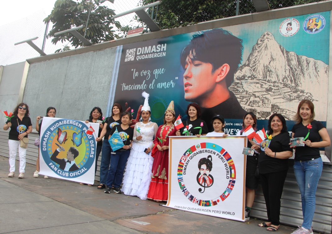 Peruvian Dimash Fans Launch Billboard to Celebrate the Premiere of "Love's Not Over Yet"