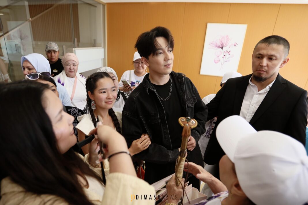 Dimash Qudaibergen Held a Press Conference in Kyrgyzstan