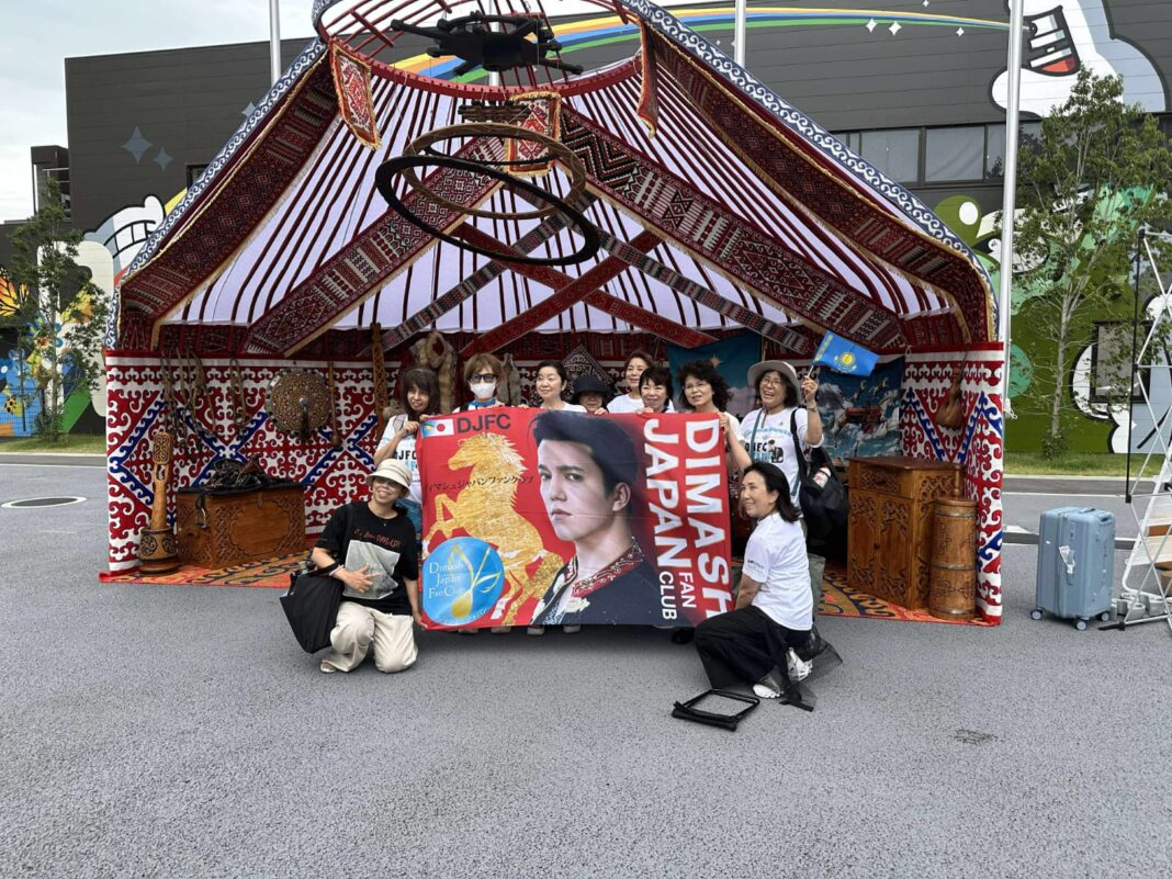 Японские поклонники Димаша исполнили гимн Казахстана на EXPO-2025 в Осаке