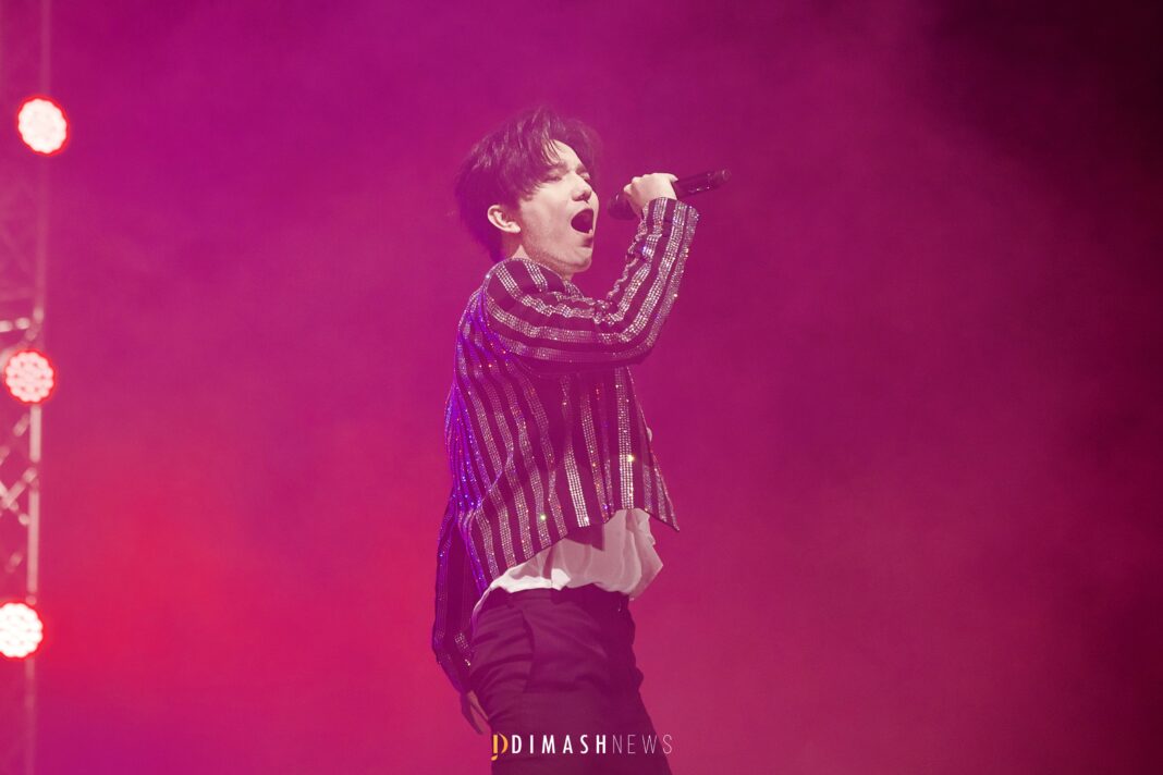 Димаш Кудайберген дал первый сольный концерт в Египте