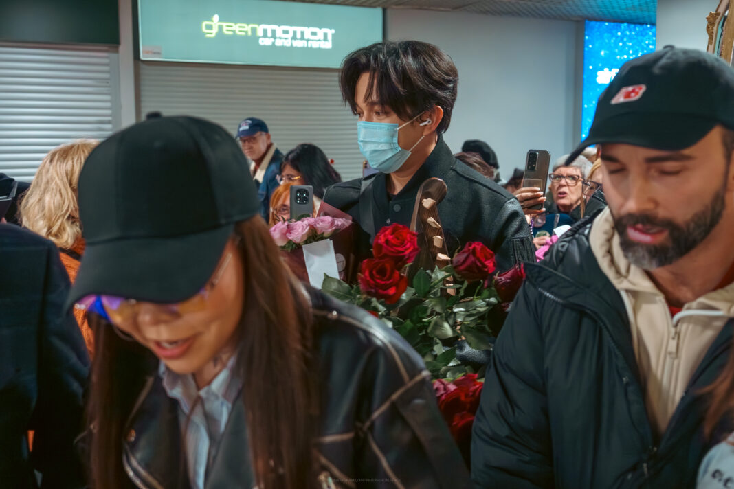 Димашу Кудайбергену подарили музыкальный инструмент, включённый в культурный канон Латвии Димашу Кудайбергену подарили музыкальный инструмент, включённый в культурный канон Латвии