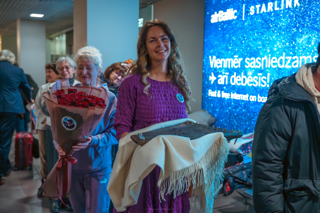 Димашу Кудайбергену подарили музыкальный инструмент, включённый в культурный канон Латвии Димашу Кудайбергену подарили музыкальный инструмент, включённый в культурный канон Латвии