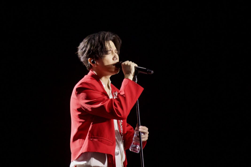 Димаш Кудайберген дал первый сольный концерт в Египте