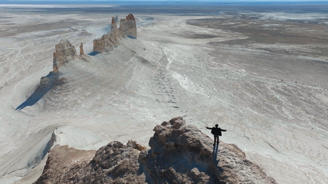 Пятого февраля состоится премьера продюсерского проекта Димаша Кудайбергена Пятого февраля состоится премьера продюсерского проекта Димаша Кудайбергена "Voice Beyond Horizon"