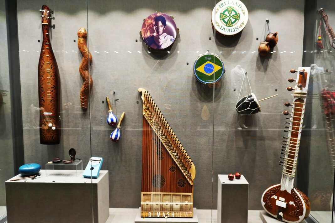 «Димаш: Один голос – тысяча народов» - в Алматы состоялось открытие выставки народных музыкальных инструментов