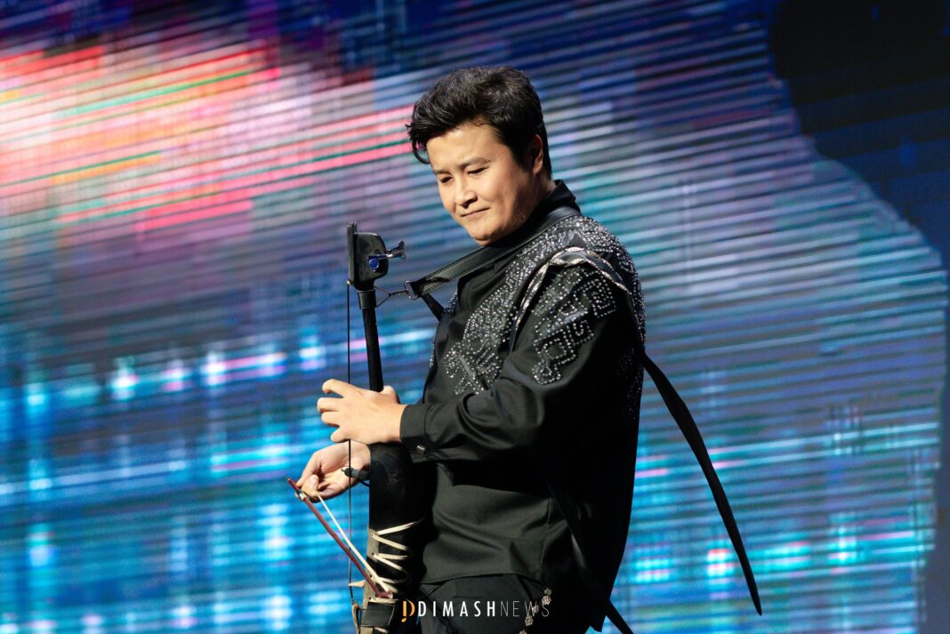 Dimash Qudaibergen Celebrates the Premiere of His First Producing Project Voice Beyond Horizon Together with Fans