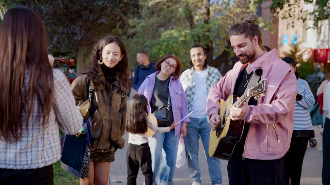 «Яблочный фестиваль», Арбат и озеро Каинды – участники шоу Димаша Кудайбергена «Voice Beyond Horizon» в новом путешествии по Казахстану «Яблочный фестиваль», Арбат и озеро Каинды – участники шоу Димаша Кудайбергена «Voice Beyond Horizon» в новом путешествии по Казахстану