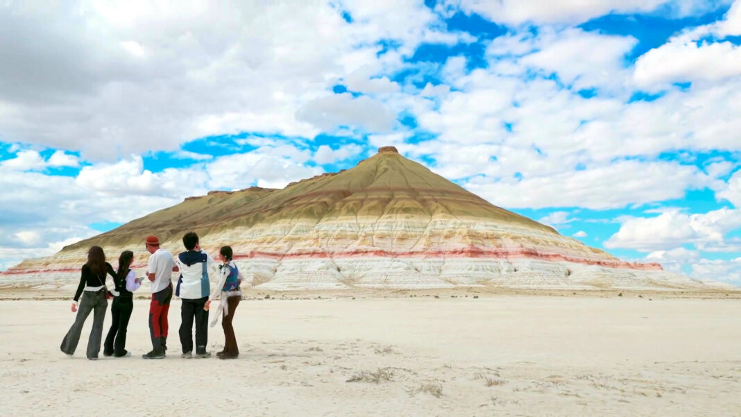 Море, каньоны и музыка: Мангистау глазами участников проекта Димаша "Voice Beyond Horizon"