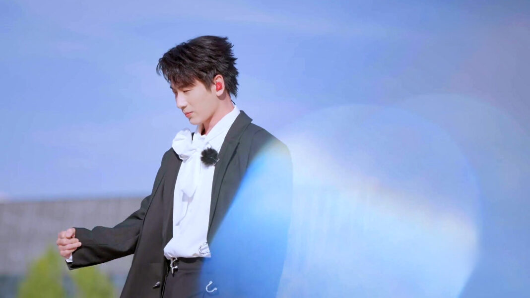 Выступления у Байтерека: столица Казахстана встретила шоу Димаша Кудайбергена Voice Beyond Horizon