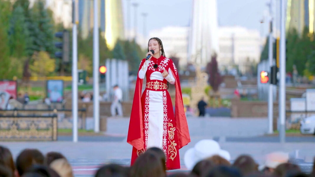 Выступления у Байтерека: столица Казахстана встретила шоу Димаша Кудайбергена Voice Beyond Horizon