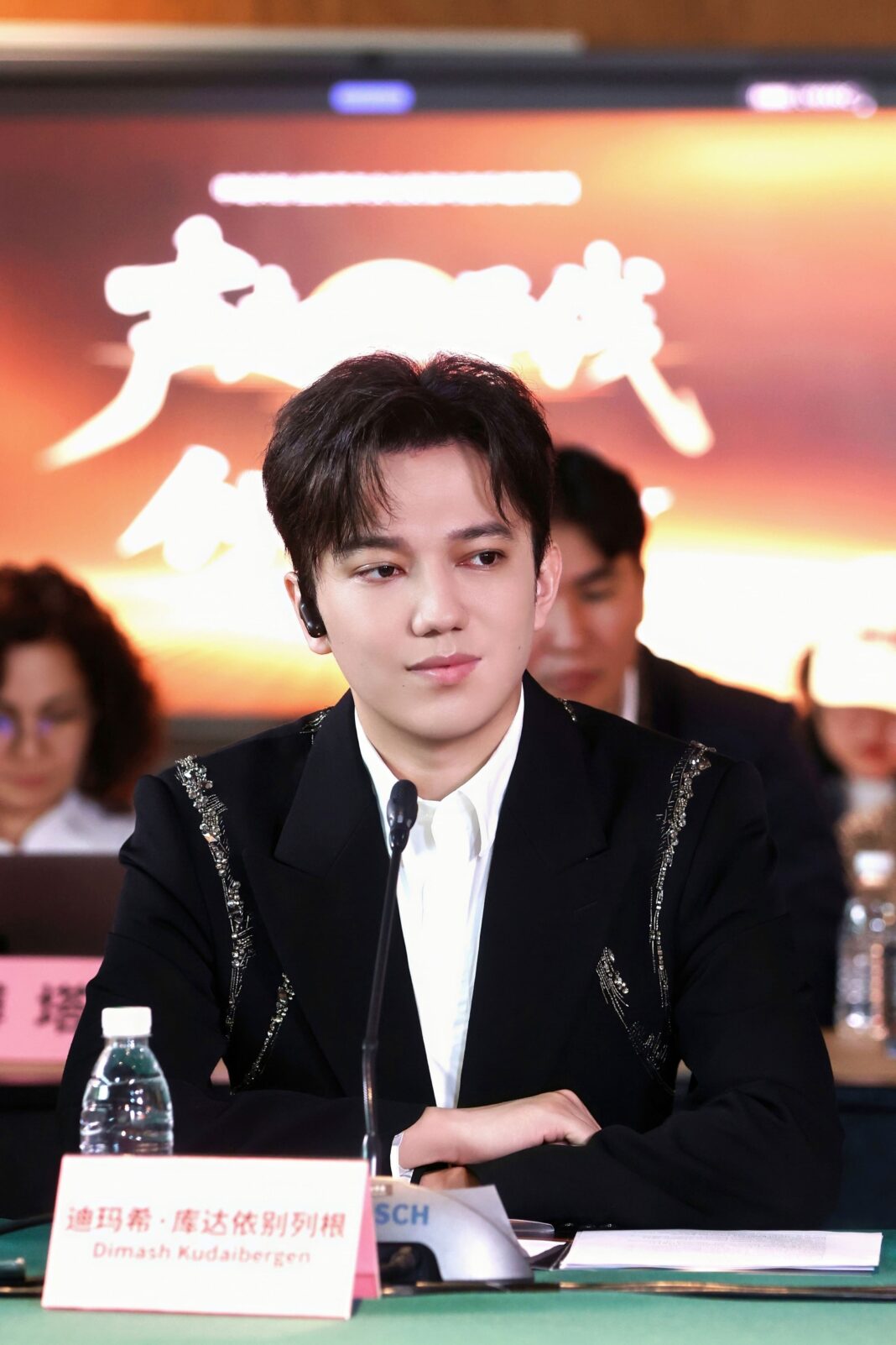 Димаш Кудайберген принял участие в творческом семинаре в Пекине и обратился к зрителям и команде проекта «Voice Beyond Horizon»