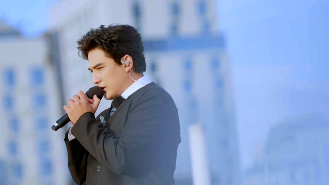 Выступления у Байтерека: столица Казахстана встретила шоу Димаша Кудайбергена Voice Beyond Horizon